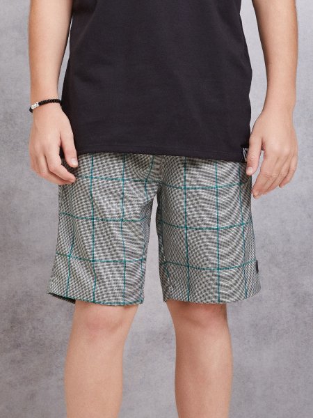 Bermuda de Tecido Quadriculado