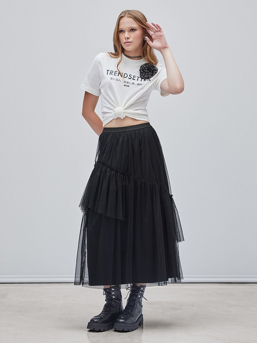 T-Shirt com Aplique de Flor