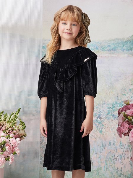 Vestido Preto de Veludo Animê