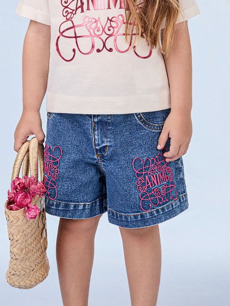 Short Jeans com Bordado de Rococó