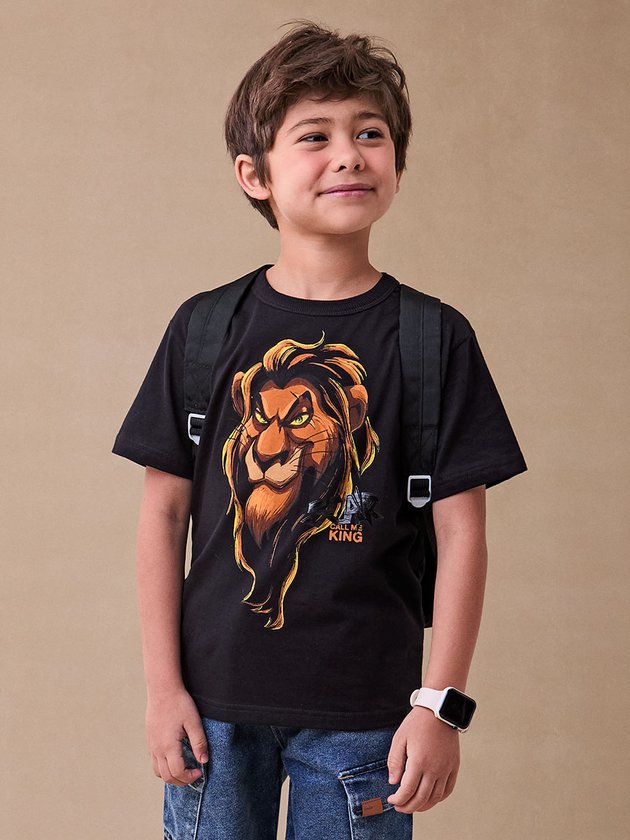 Camiseta Preta com Estampa Scar