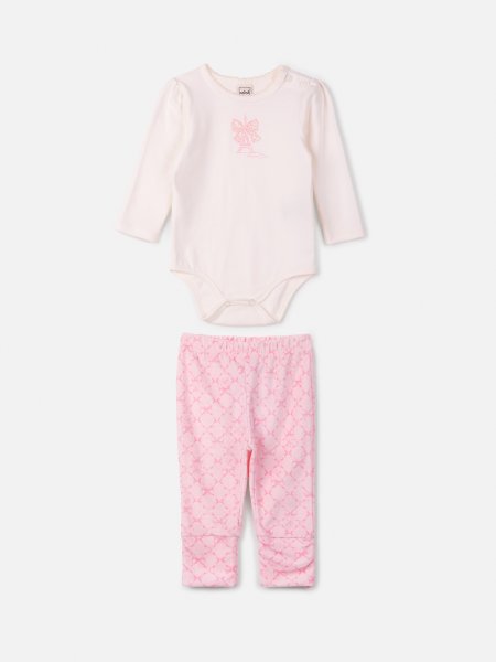 Conjunto Rosa com Estampa Geométrica