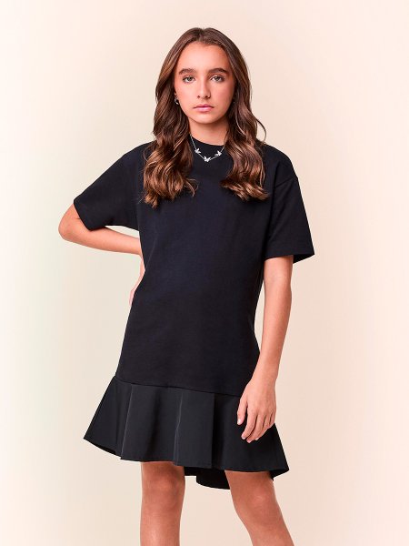 Vestido Preto com Babado