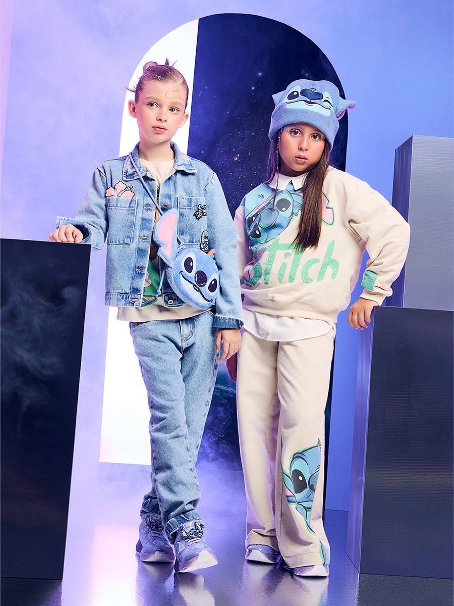 Calça Jeans com Patch do Stitch
