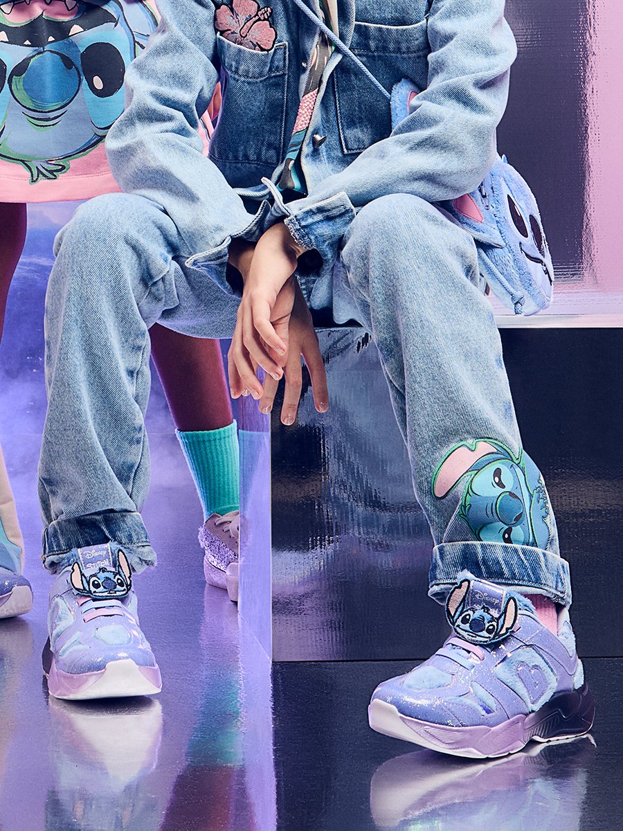 Calça Jeans com Patch do Stitch