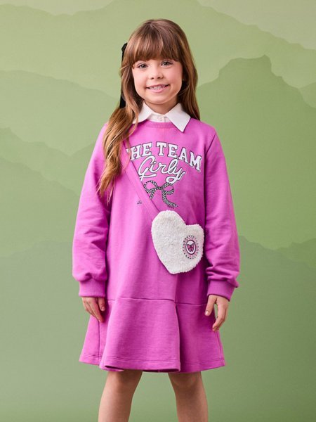 Vestido Manga Longa com Bolsa Felpuda