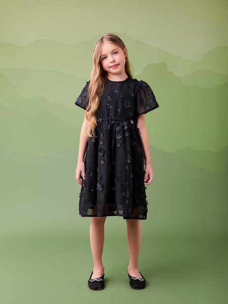 Vestido Preto com Flores 3D