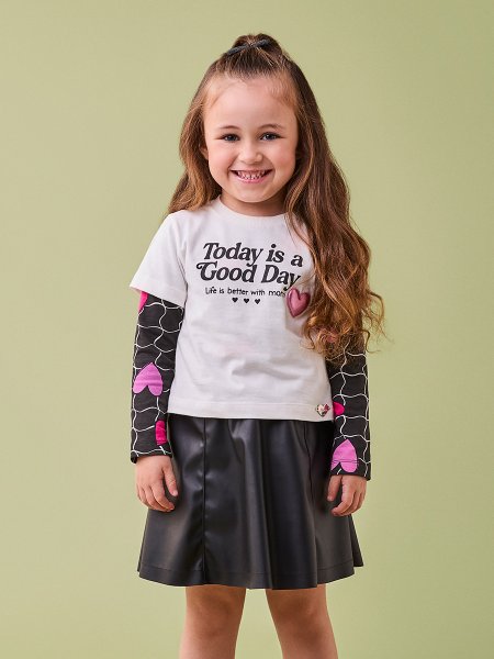 Blusa Off com Patch de Coração