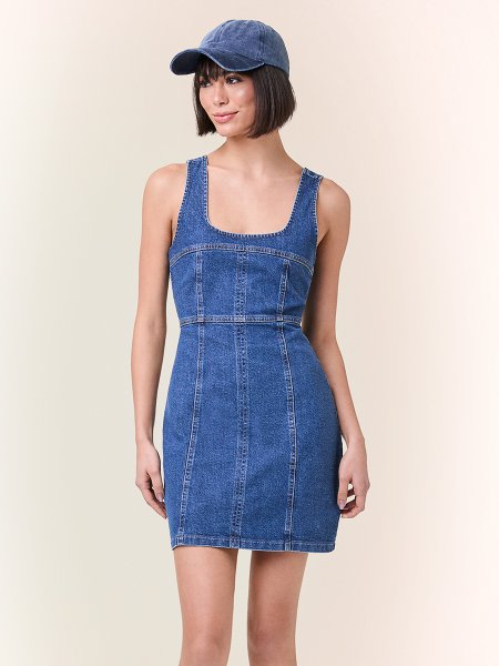 Vestido Jeans Pespontado com Recortes
