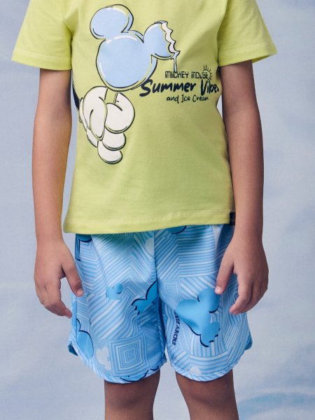 Bermuda Azul de Picolé do Mickey