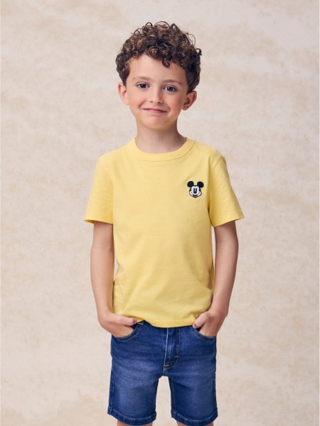 Camiseta Amarela com Patch do Mickey Mouse