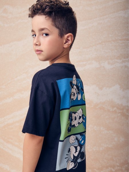 Camiseta Preta do Mickey Mouse