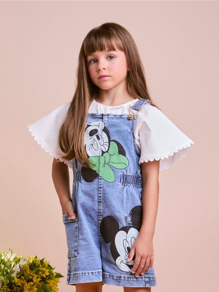 Jardineira Jeans do Mickey e Minnie Mouse