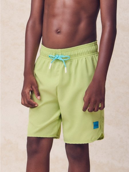 Bermuda Verde em Tactel Sport