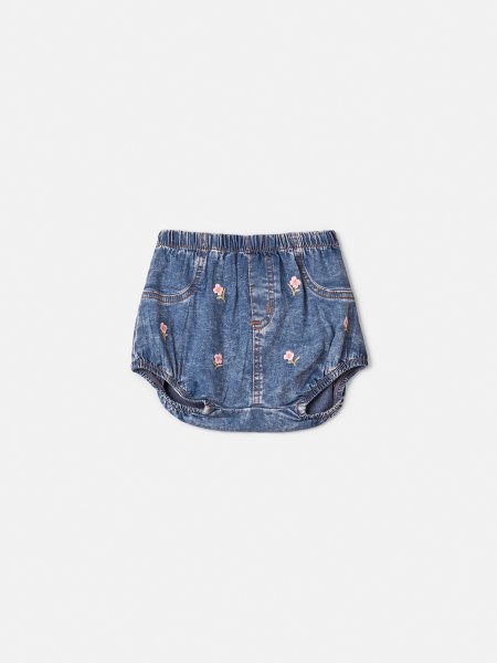 Shorts Jeans com Patchs de Flores