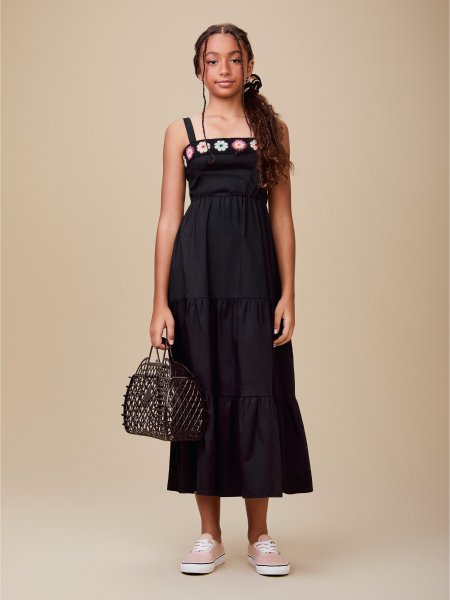 Vestido Midi Preto com Flores em Crochê