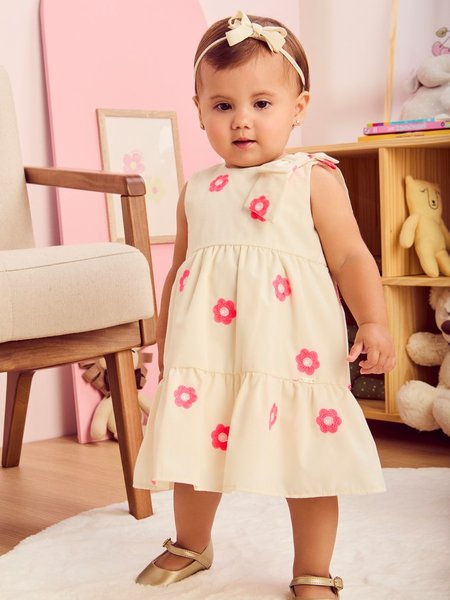 Vestido Off de Flores Bordadas