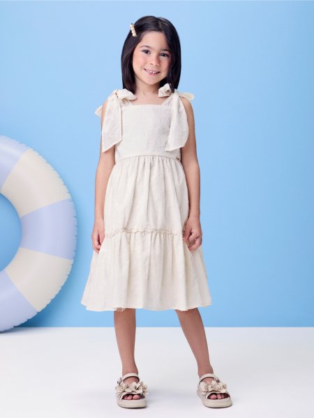 Vestido em Laise com Bordado de Flores