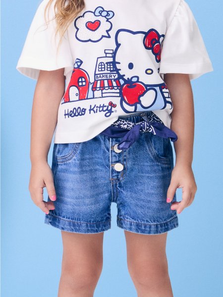 Short Jeans com Botões