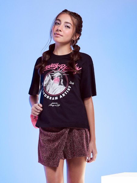 T-Shirt Preta Estampada