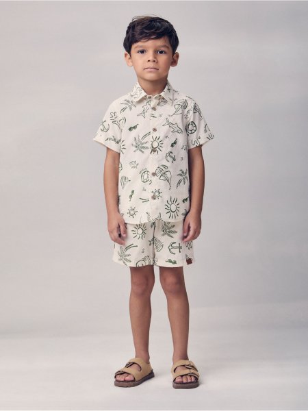 Camisa Casual com Estampa Tropical