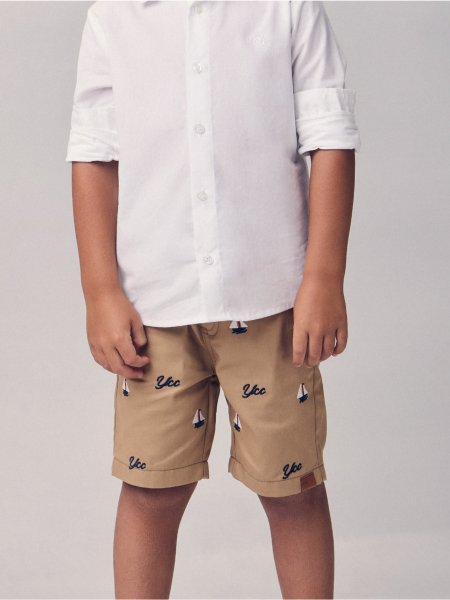 Bermuda Sarja Bege com Bordado