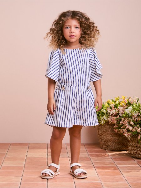 Macaquinho Infantil com Botões de Pérolas