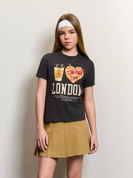 T-Shirt Feminino Authoria Baby Look com Pedraria