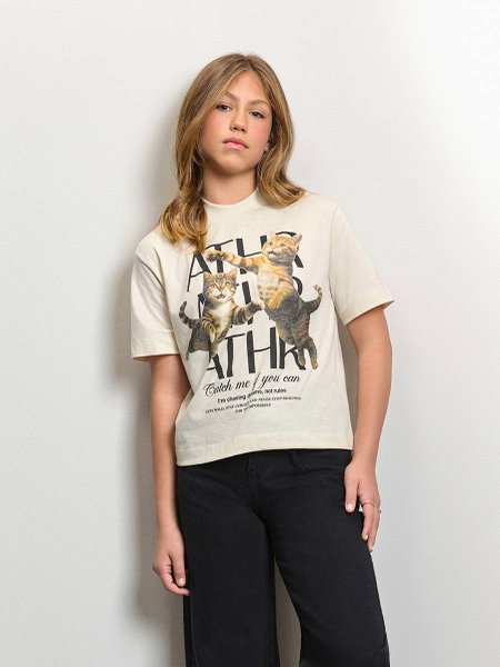 T-Shirt Feminino Authoria Bege Catch Me If You Can