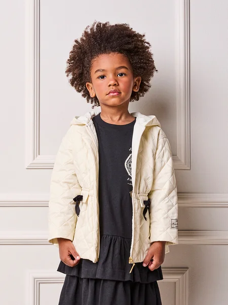 Jaqueta Infantil Menina Animê Puffer com Laços de Veludo