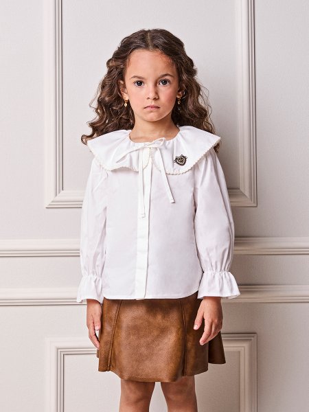 Camisa Infantil Menina Animê com Máxi Gola e Barrado nas Mangas