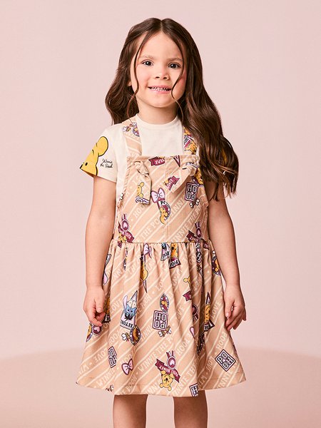 Salopete Infantil Menina em Cotelê do Ursinho Pooh