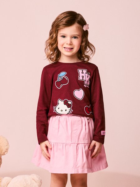 Camiseta Infantil Bordô com Patch da Hello Kitty