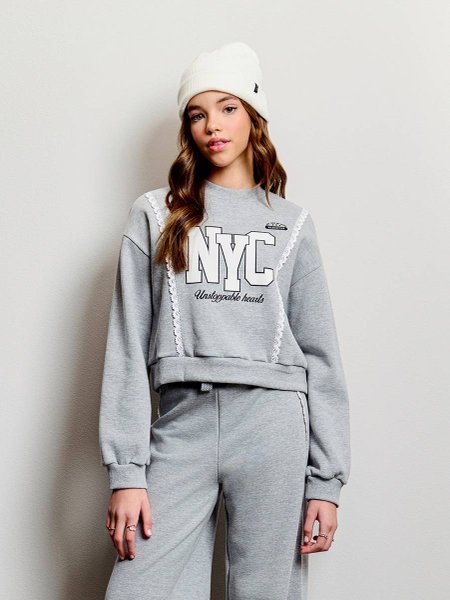 Casaco Feminino Authoria de Moletom College com Renda