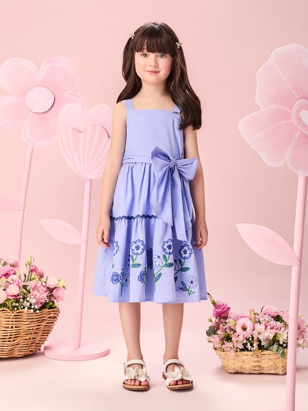 Vestido Infantil Menina de Tricoline com Bordado de Flores e Faixa Laço Momi