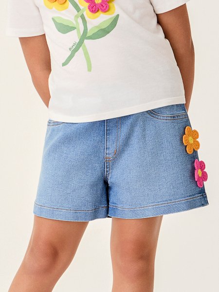 Shorts Infantil Jeans Menina com Aplicações de Flores Bimbi