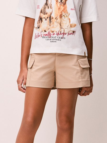 Shorts Cargo Feminino de Alfaiataria Bege Authoria