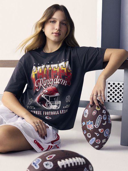T-Shirt Over NFL Feminina Chiefs Kingdom da Authoria