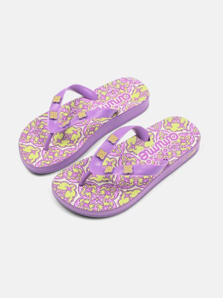 Chinelo Infantil Menina com Apliques Animê